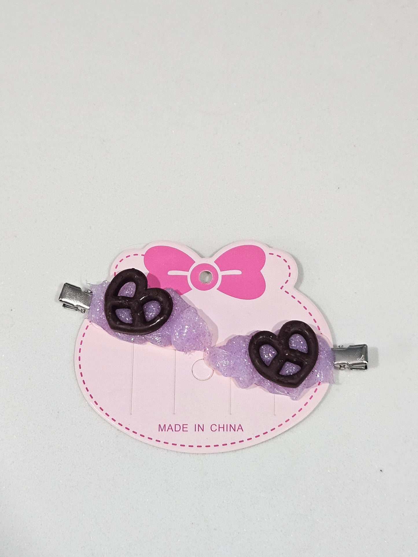 Chocolate pretzel clips
