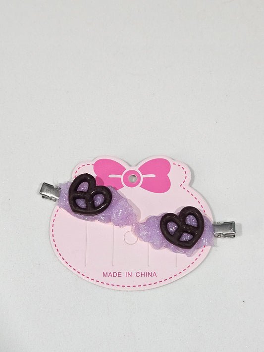 Chocolate pretzel clips