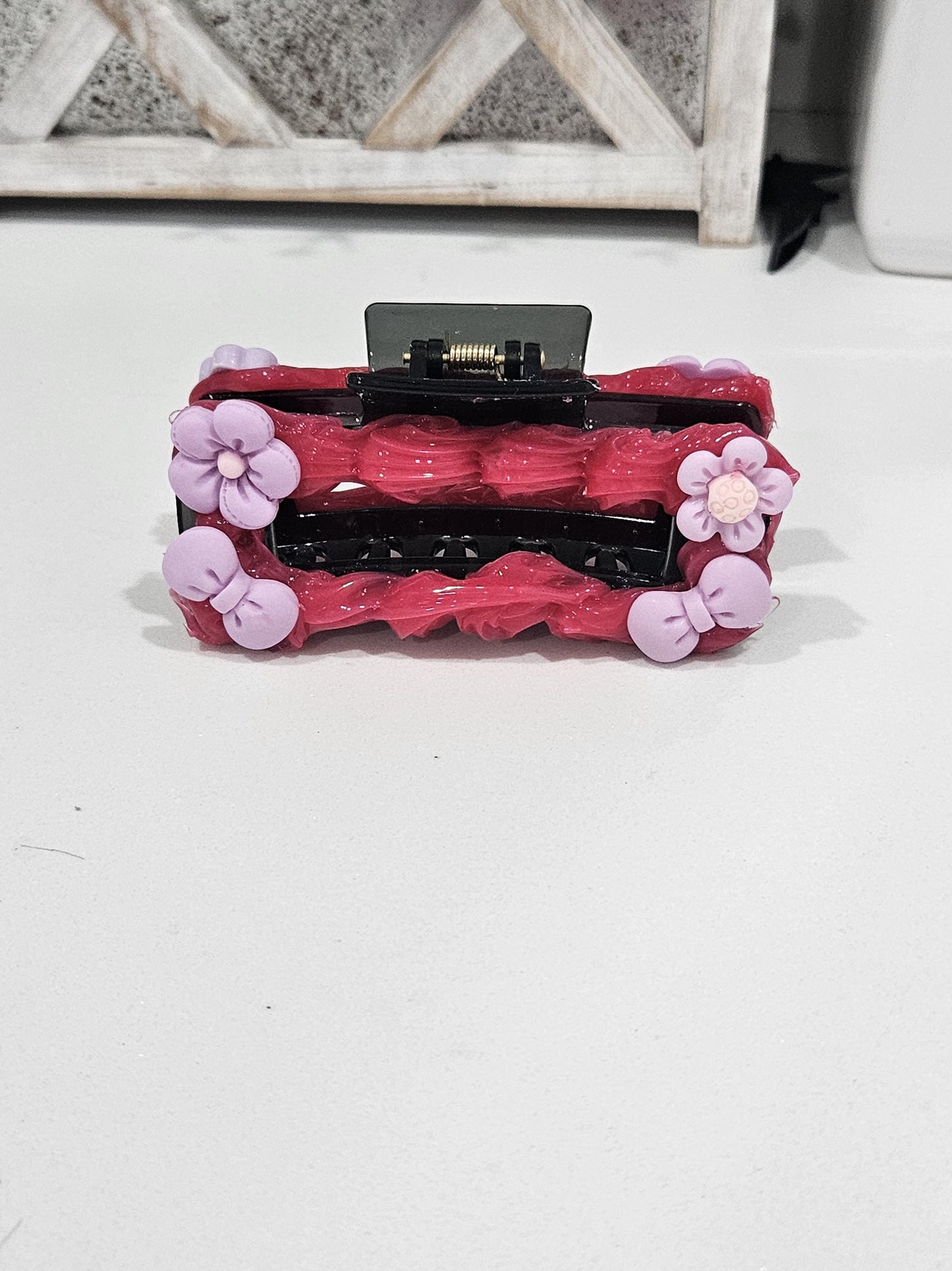 Pink garden claw clip