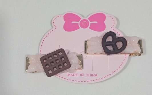 Pink pretzel Clips
